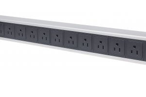 Barra PDU INTELLINET 713955